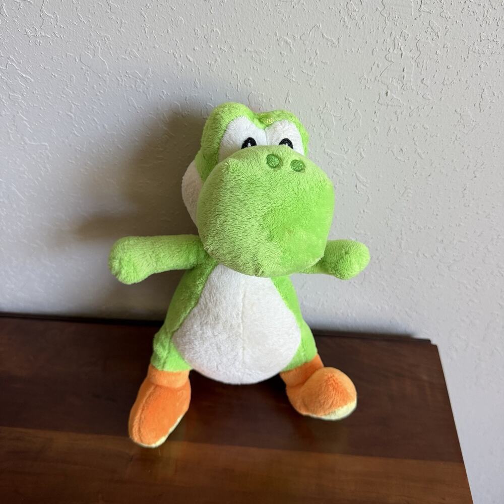 Super Mario Bros Green Yoshi Plush 9 1/2" Tall Year 2020 Nintendo